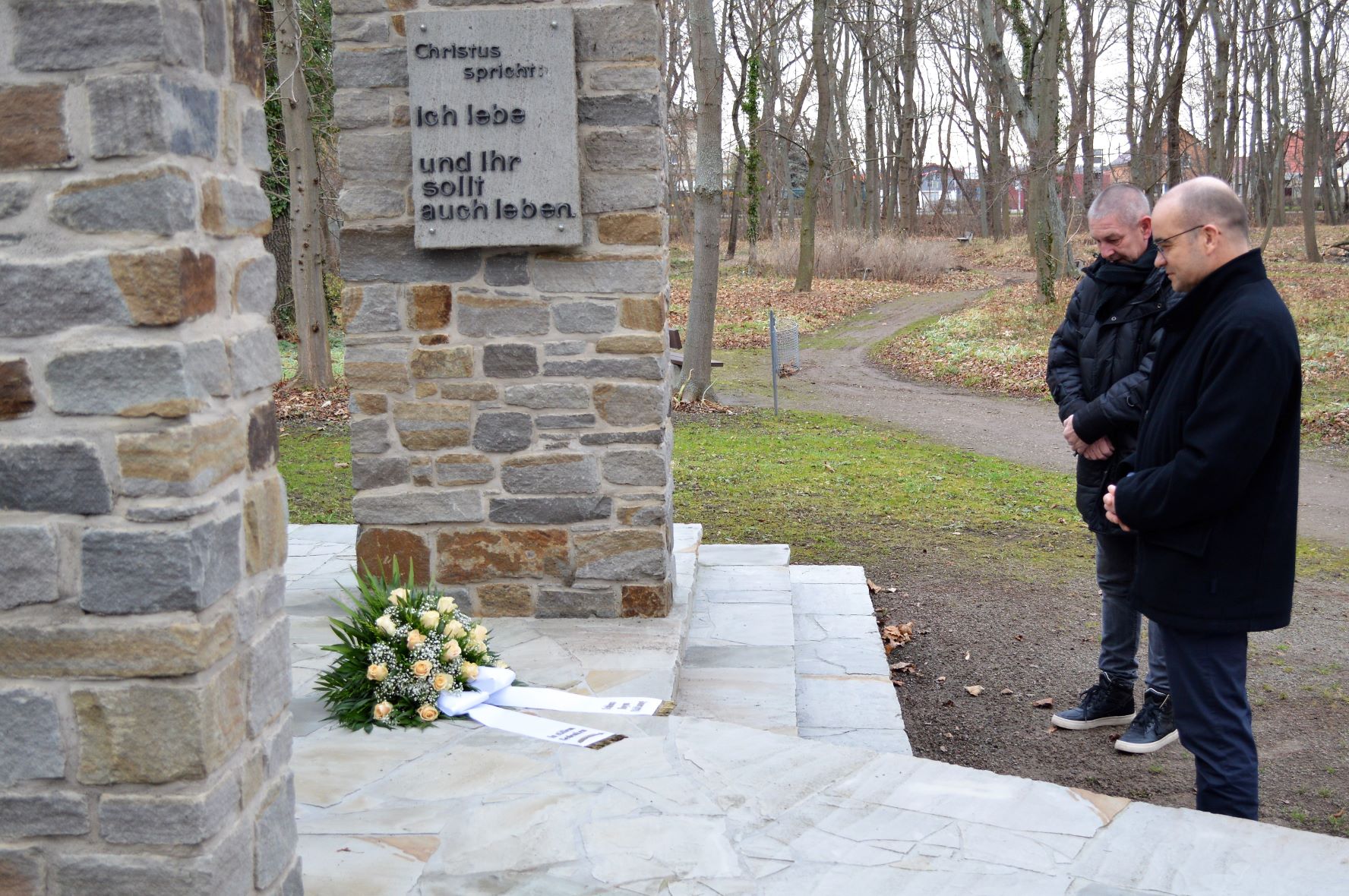 Kranzniederlegung - René Strutzberg u. Torsten Martinius
